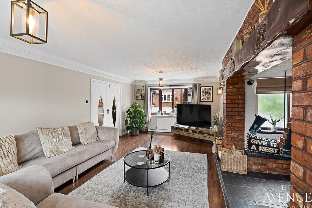 House in Newcastle-under-Lyme, Westbury Park - View 2