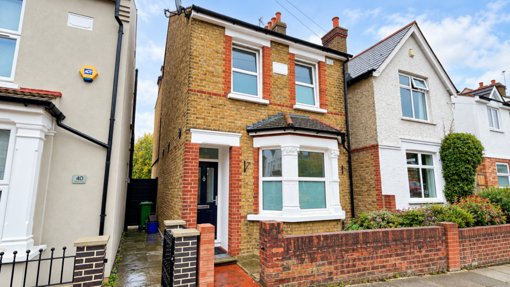Main image of property: Warwick Road, SIDCUP, DA14 6LJ