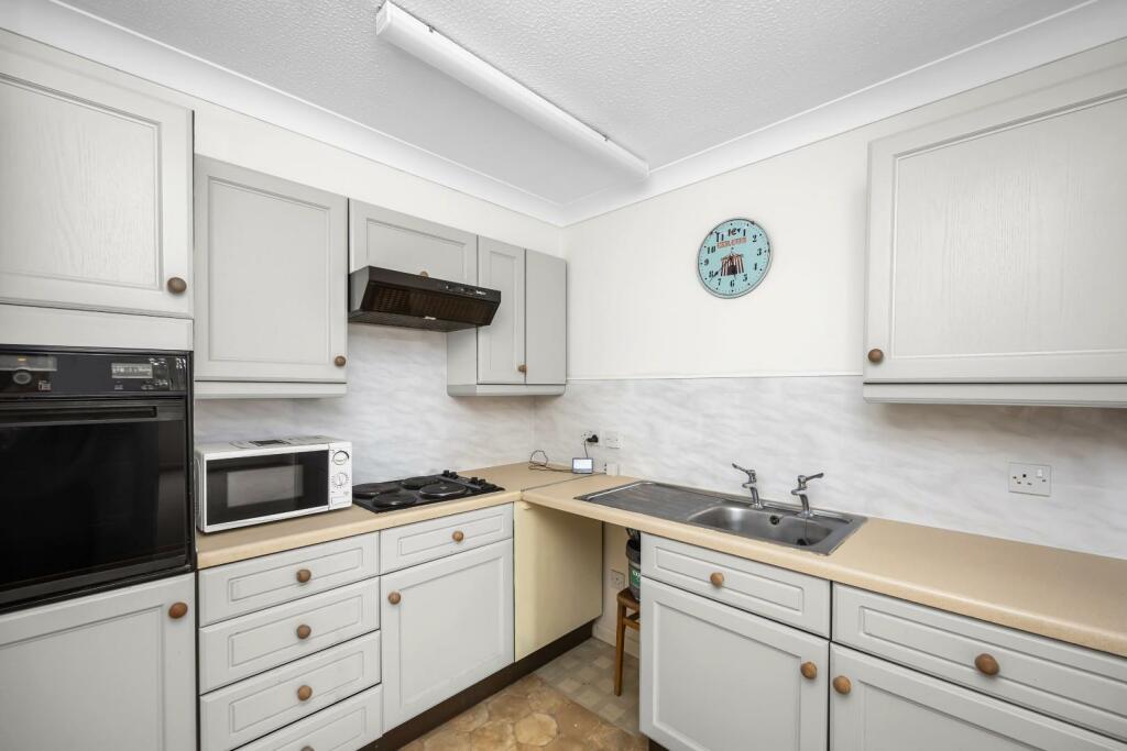 Apartment in Adur, Lancing - View 4