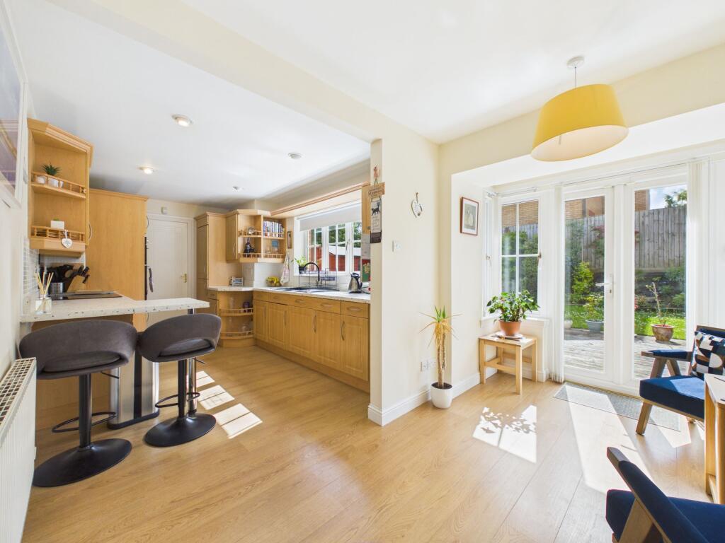 House in Blantyre, High Earnock, West Craigs - More