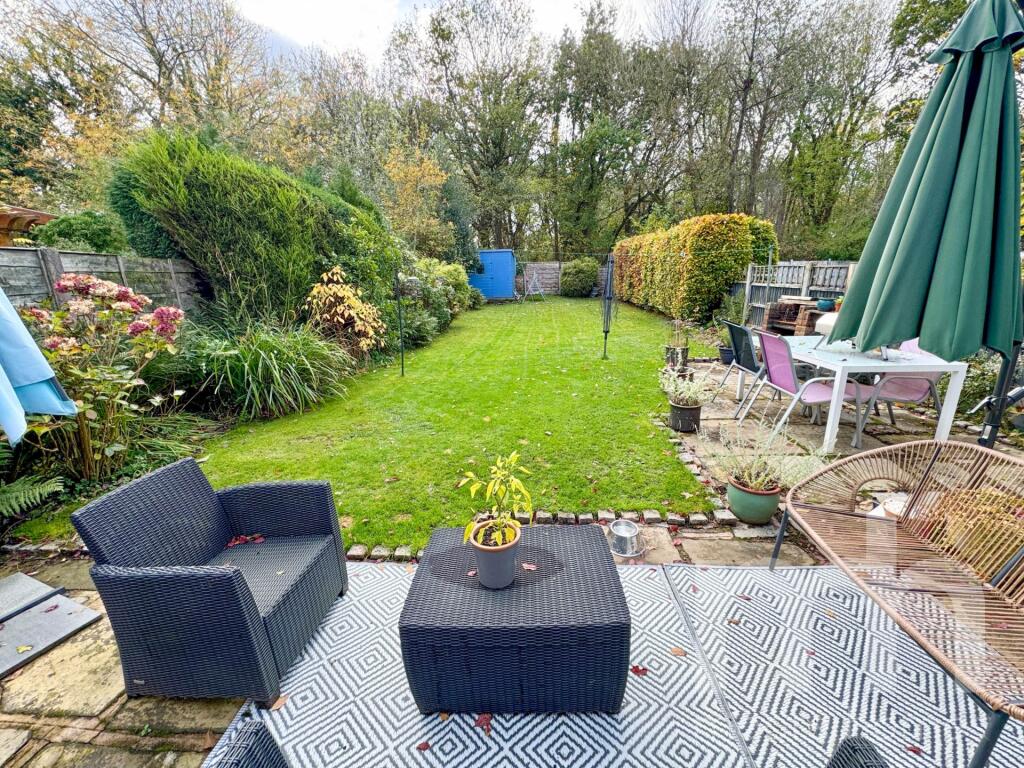 HALL MOSS LANE, Bramhall SK7 1RD photo 2