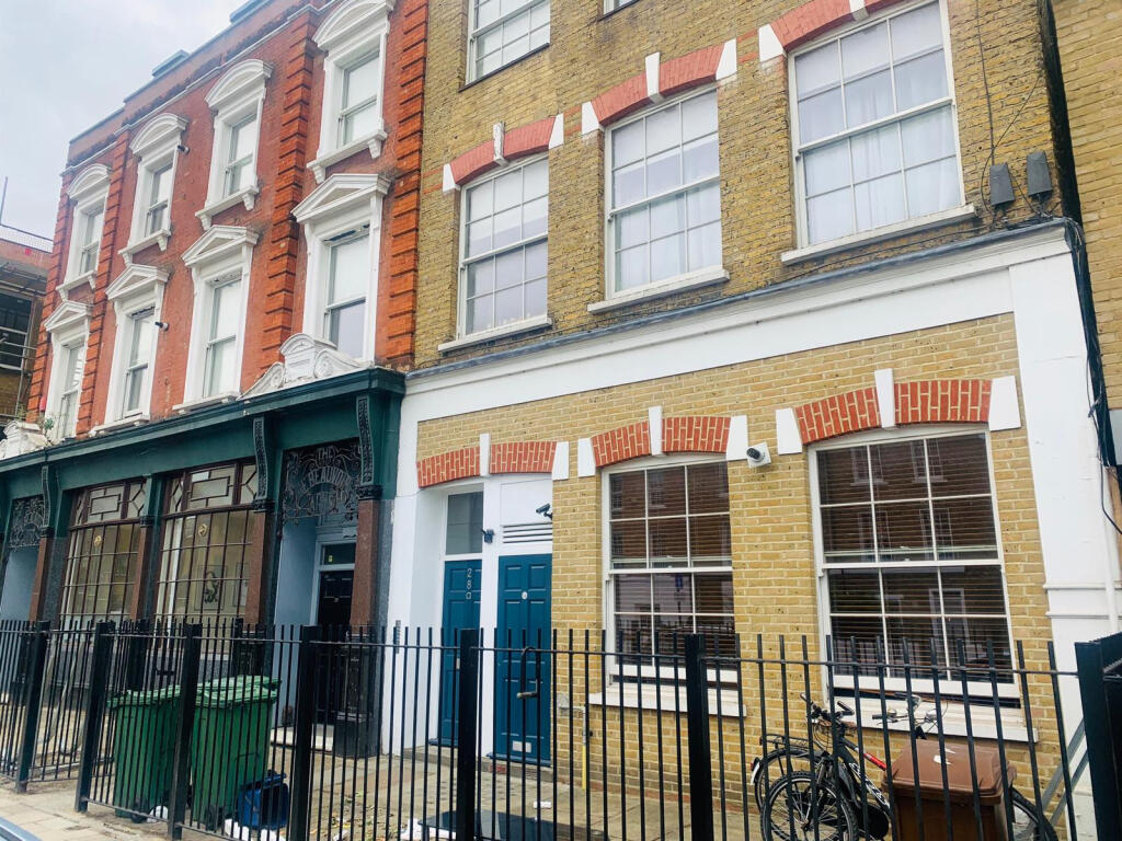 Main image of property: 2 Bed Flat - Stamford Road, N1