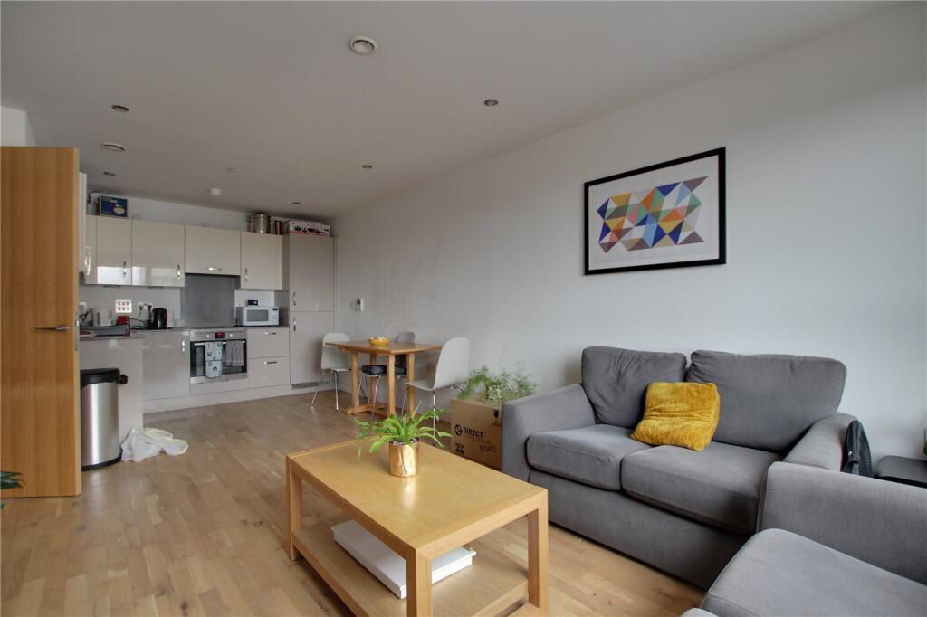 Main image of property: Hewitt, 40 Alfred Street, Reading, Berkshire, RG1