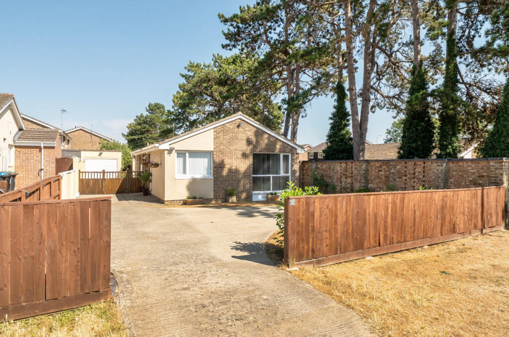 Main image of property: Burford Road, Carterton, Oxfordshire