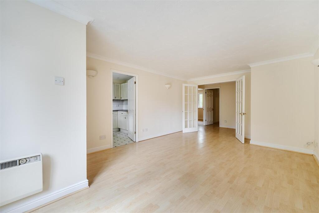 Apartment in Crowthorne, Bracknell Forest - View 5