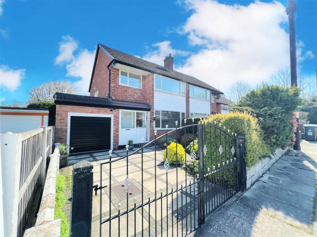 Main image of property: Fernbank Avenue, Huyton, Liverpool