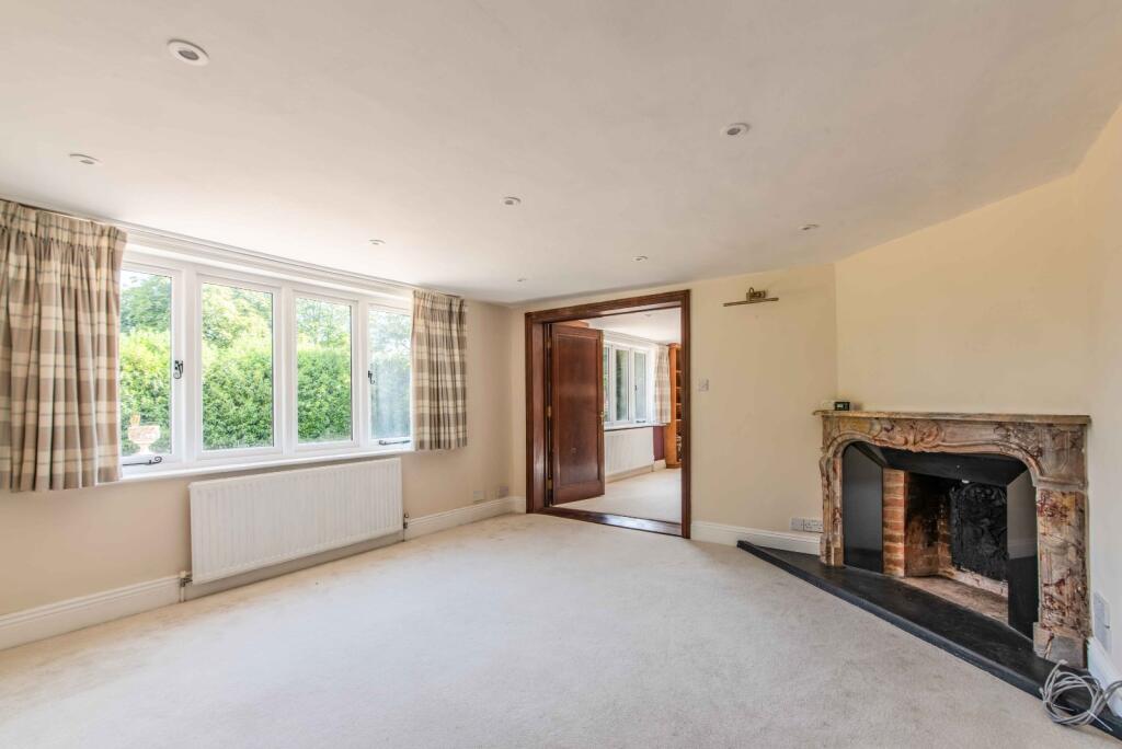 House in Kintbury, West Berkshire - More