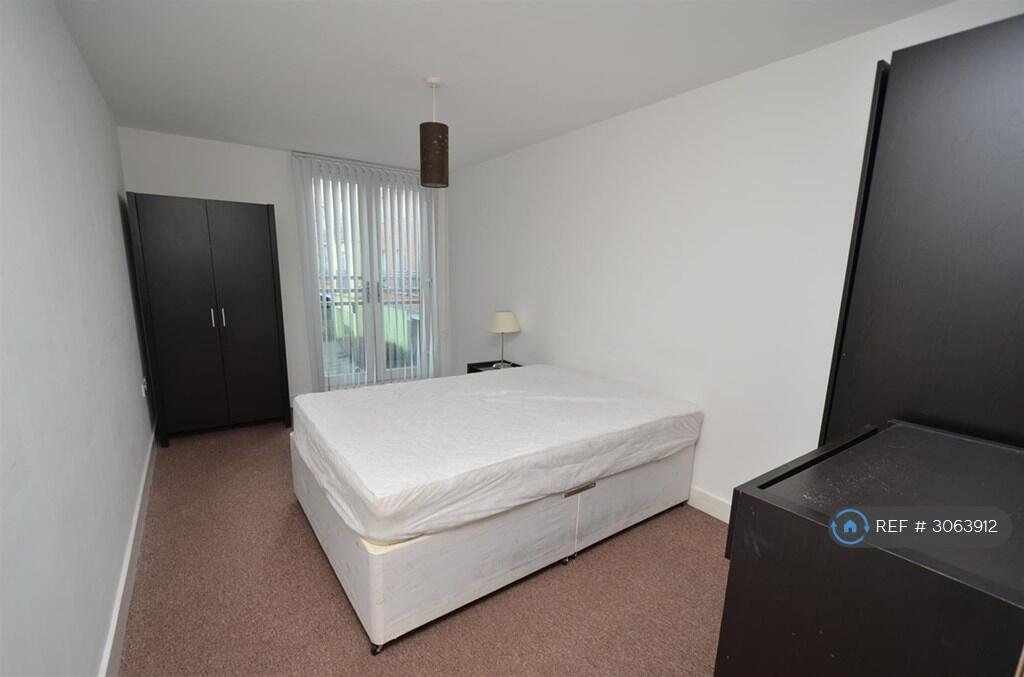 Apartment in Newcastle upon Tyne - View 4