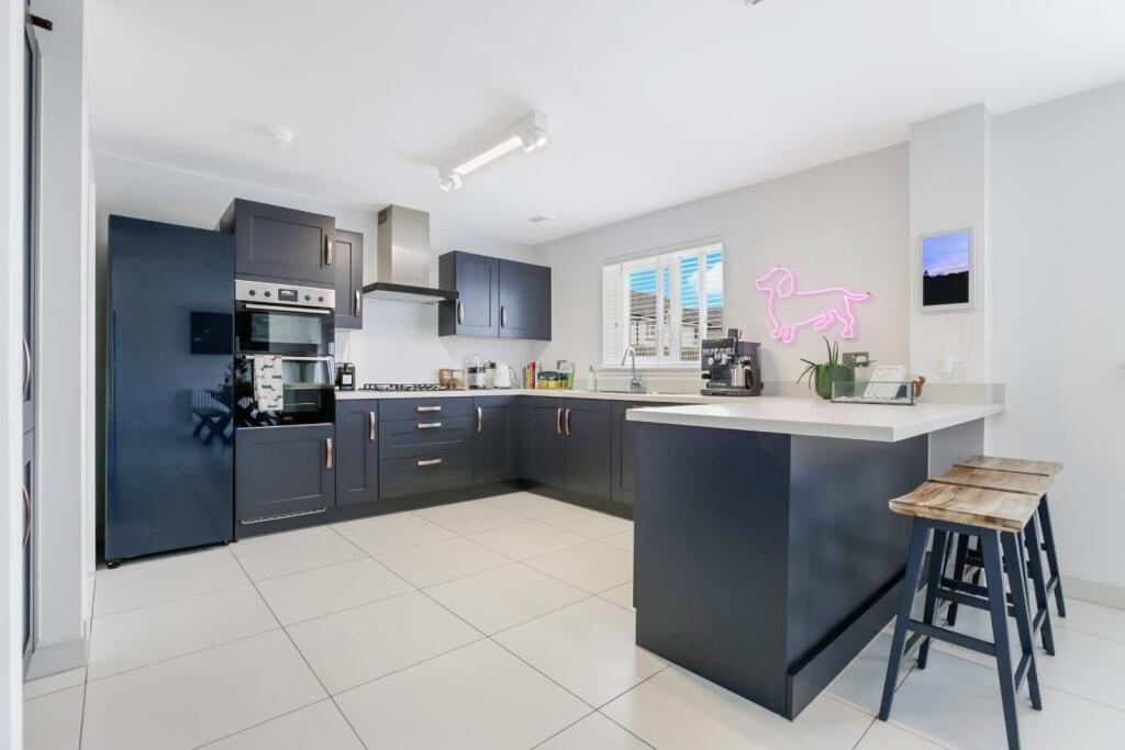 House in Paisley, Renfrewshire - More