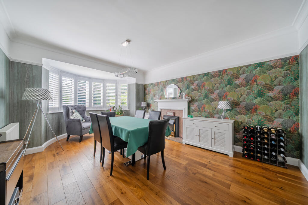 House in Sunbury-on-Thames, Surrey - View 5