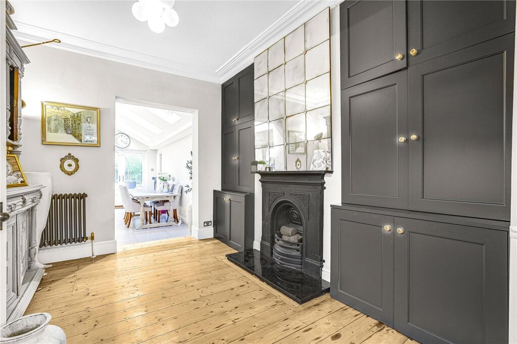 House in London - View 5