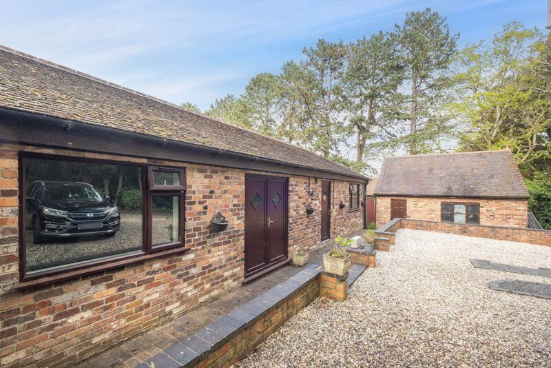23, Barr Common Road photo 3