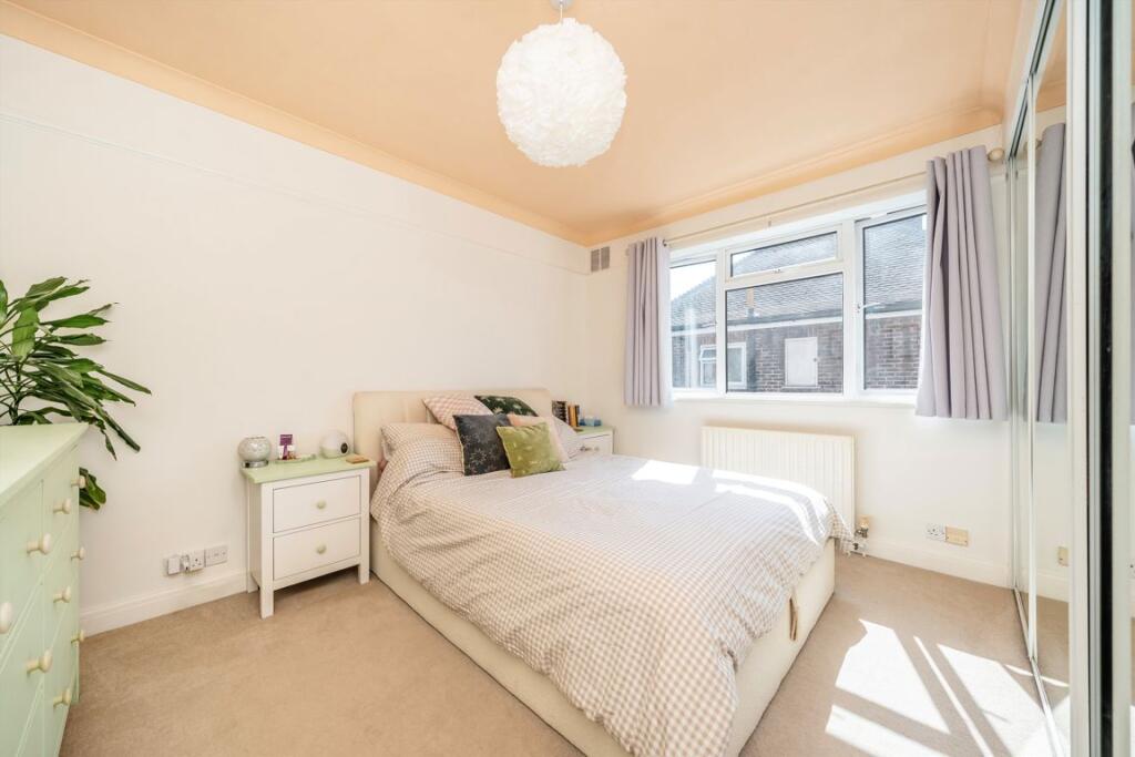 Apartment in London - View 5