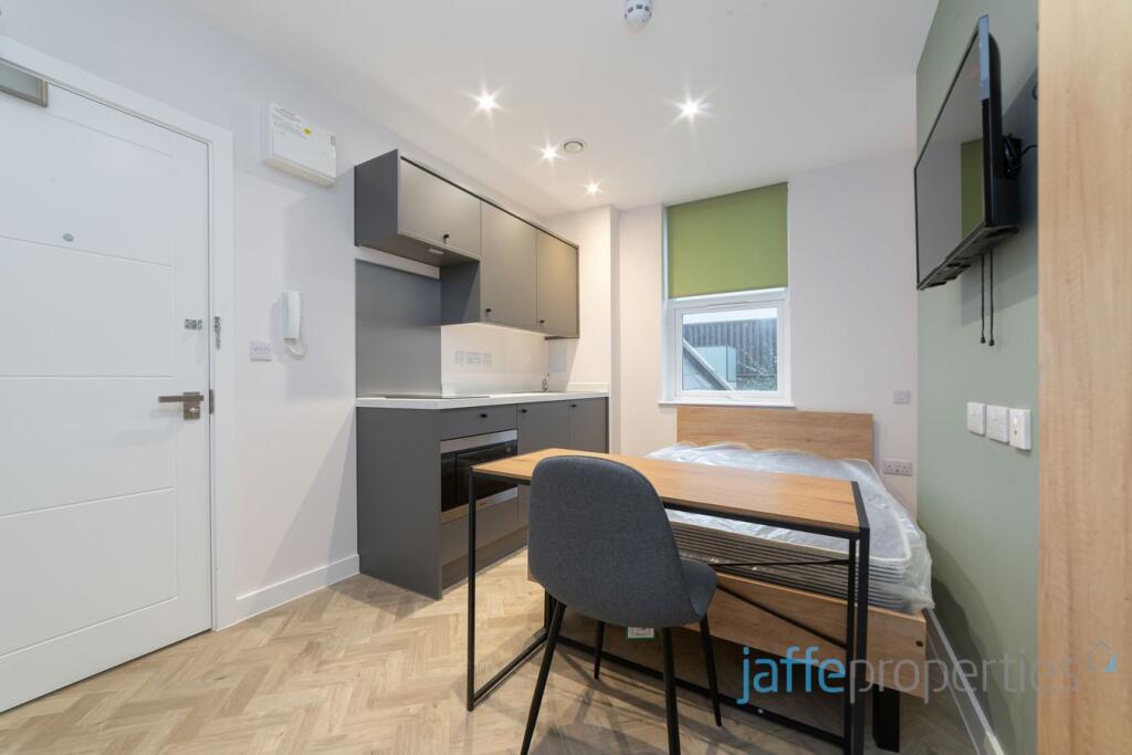 Apartment in London, West Kensington - More