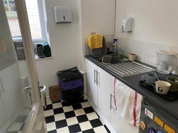 Internal kitchen.jpg