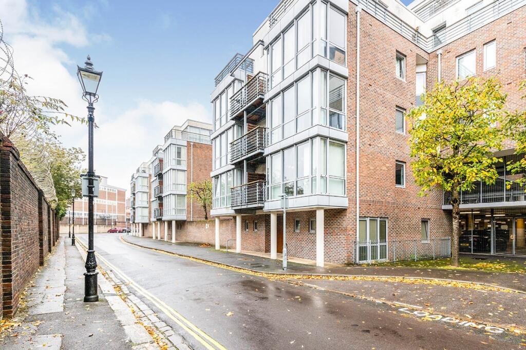 Main image of property: Bonfire Corner, Portsmouth, PO1