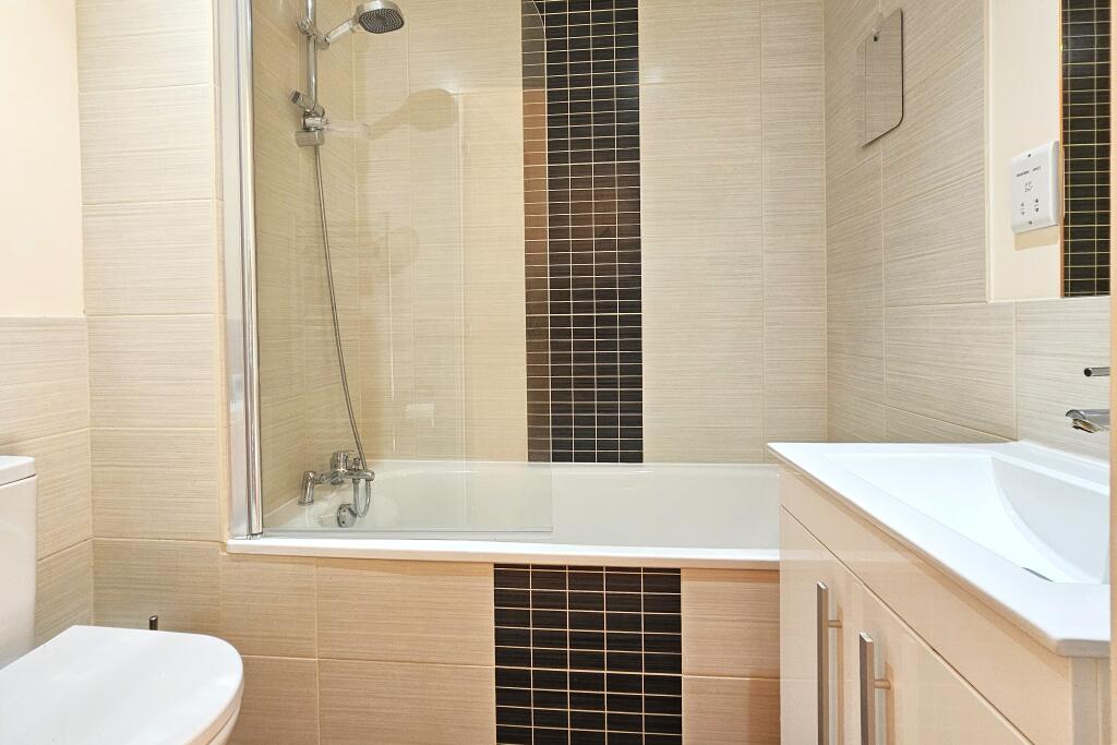 Apartment in Winchester, Denmead - View 5