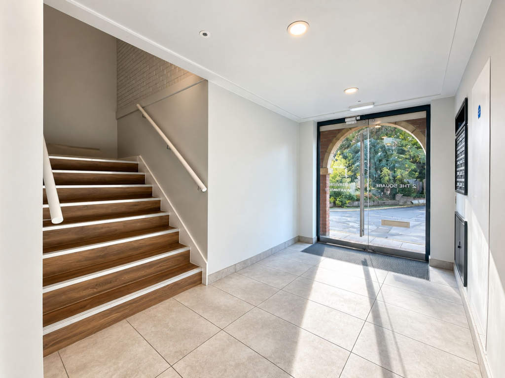Apartment in Swindon, Lakeside, South Swindon - View 3
