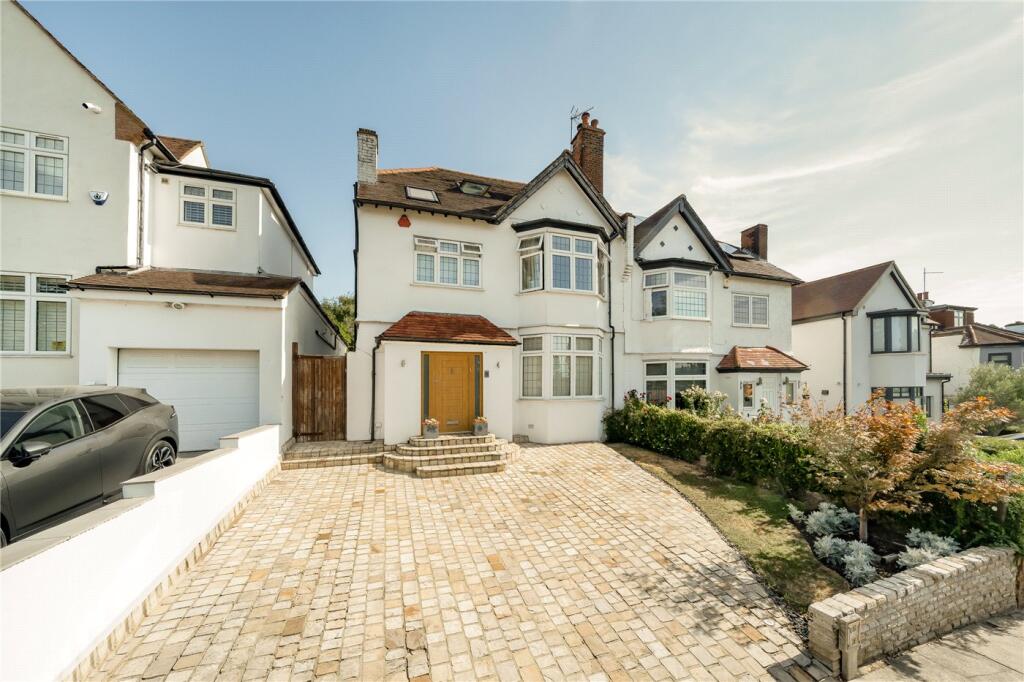 Main image of property: Fitzalan Road, Finchley, London, N3