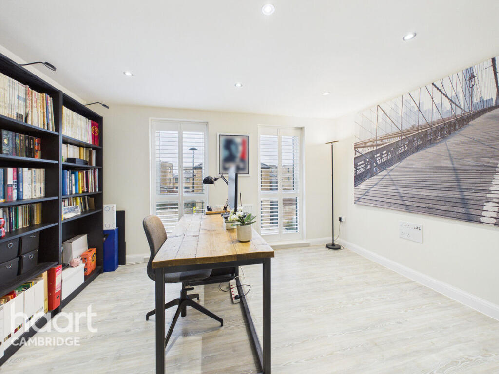 Jupiter Way, Trumpington, Cambridge image 5