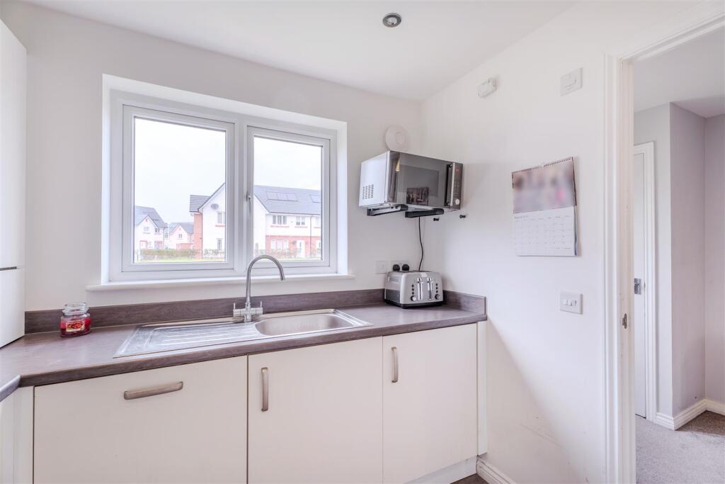 House in Winchburgh, Seton Park, West Lothian - View 3