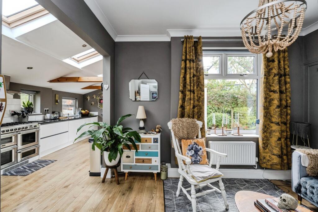 House in Swansea, Killay - More