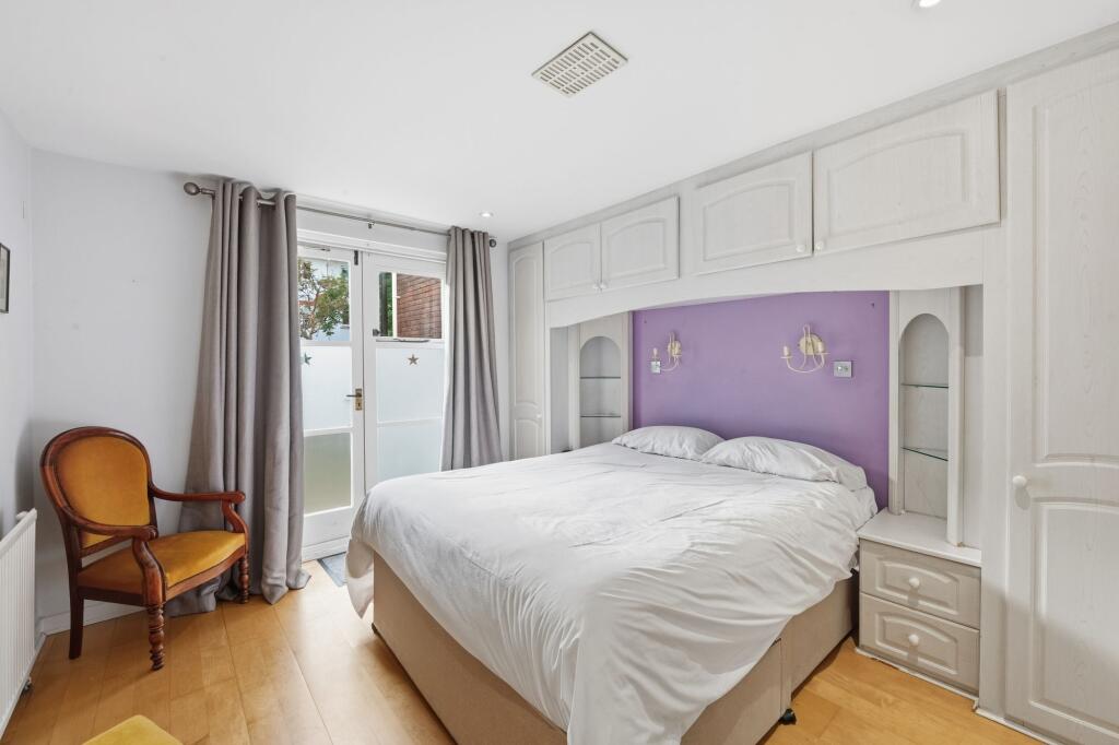 Apartment in London - View 3