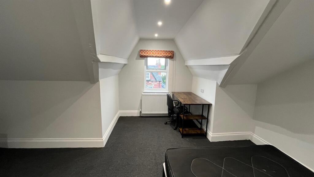 6 bedroom house for rent