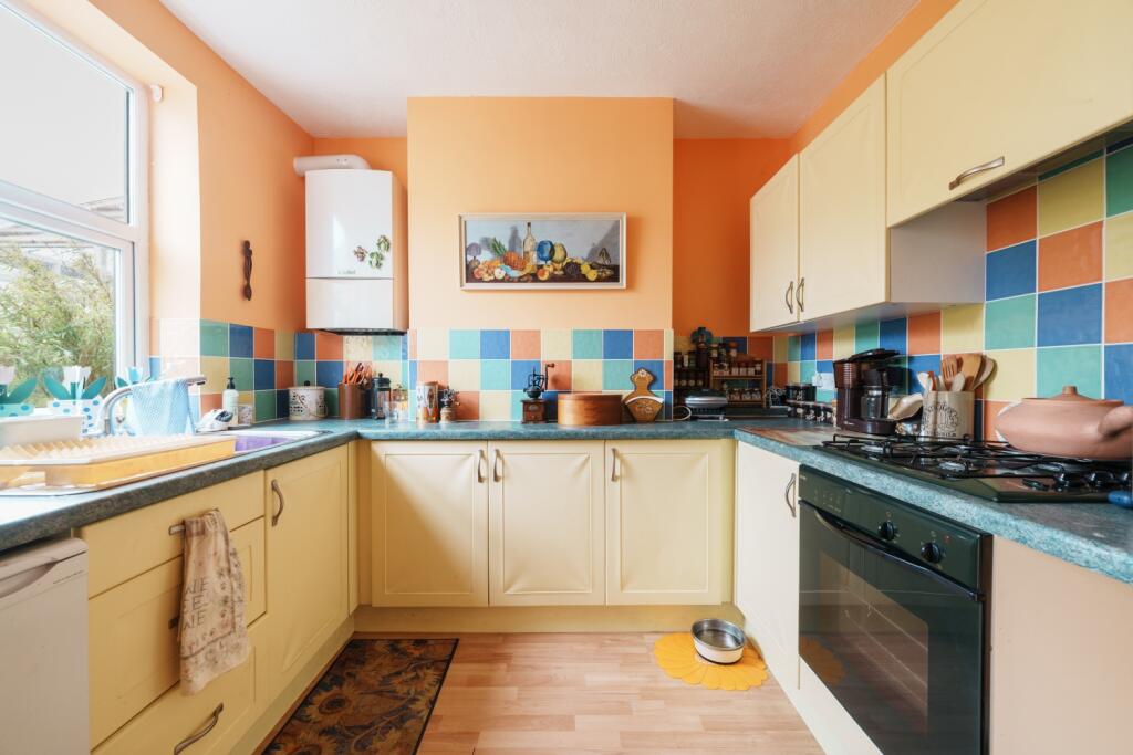 Gosport Road, Lee-on-the-Solent, Hampshire, PO13 photo 4