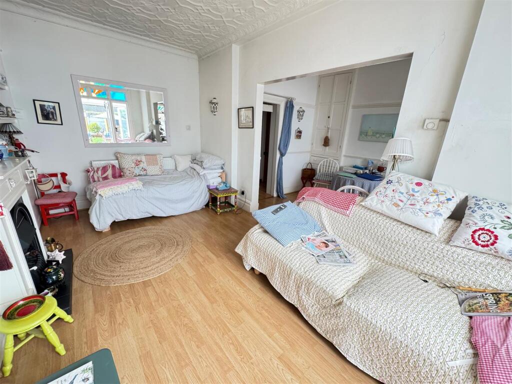 Main image of property: Plas Newydd, Thorpe Bay