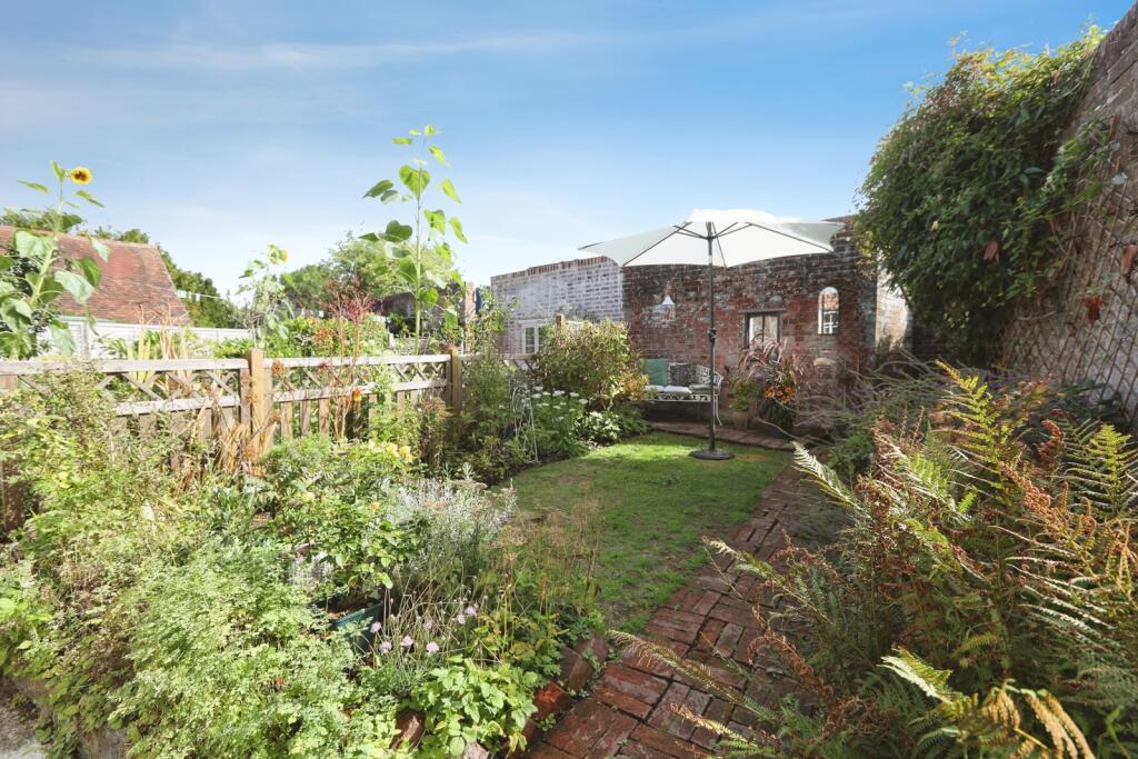 House in Tonbridge - More