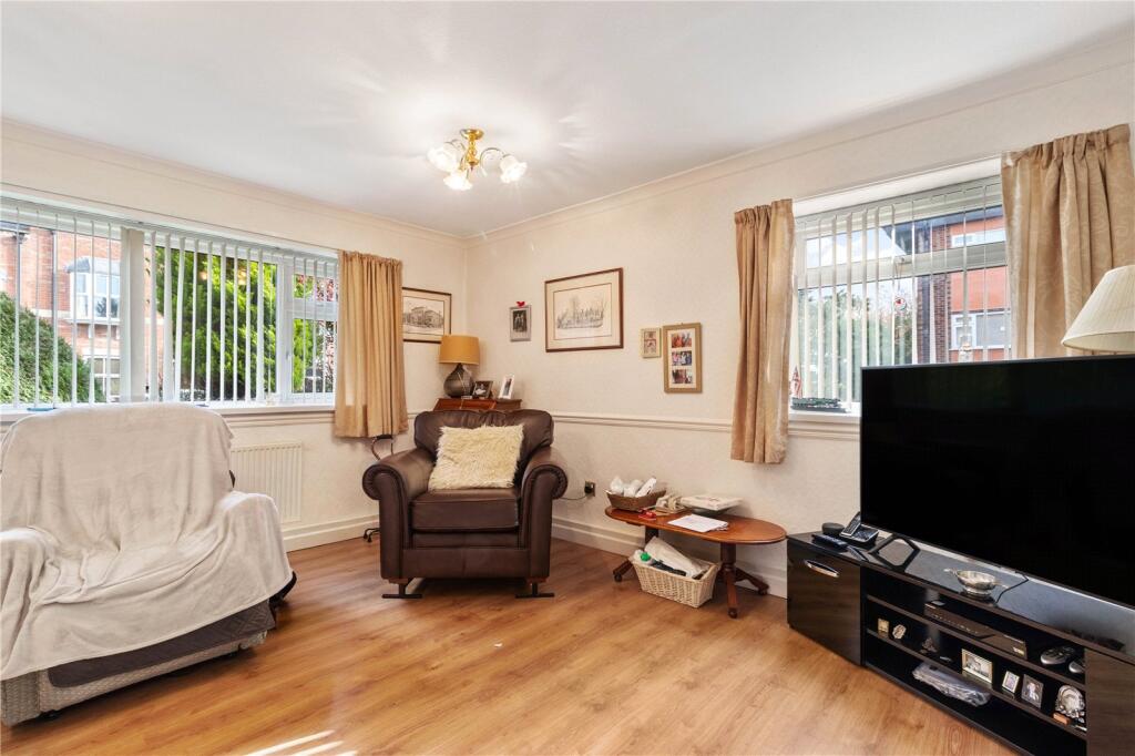 Bancroft Road, Hale, Altrincham, Greater Manchester, WA15 photo 3