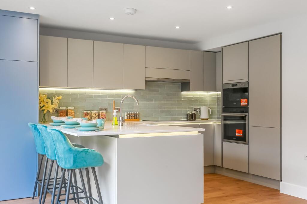 House in Hove, Hangleton - View 2