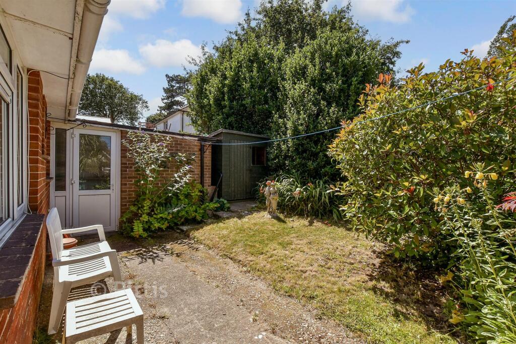 House in Totland, Colwell Bay - View 2