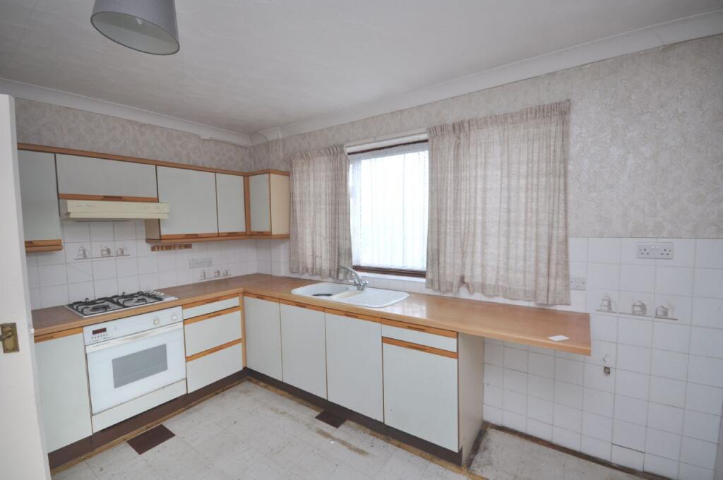 Gouldings Avenue,walton-on-the-naze photo 3