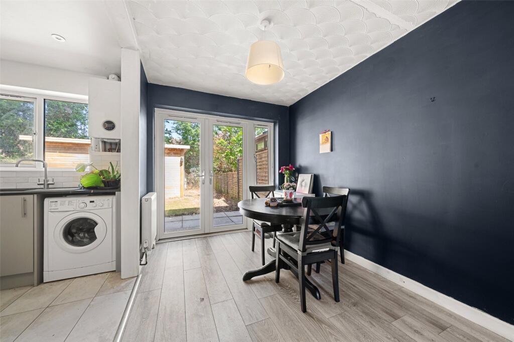House in Wokingham - More