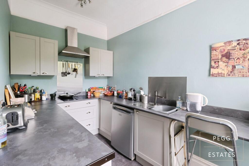 Apartment in Torquay, Upton - View 2