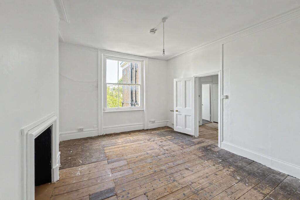Apartment in London - More