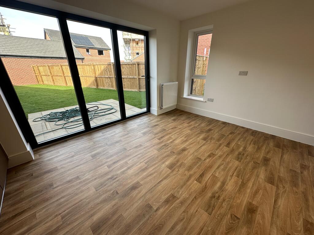 House in Doncaster, Rossington - View 4