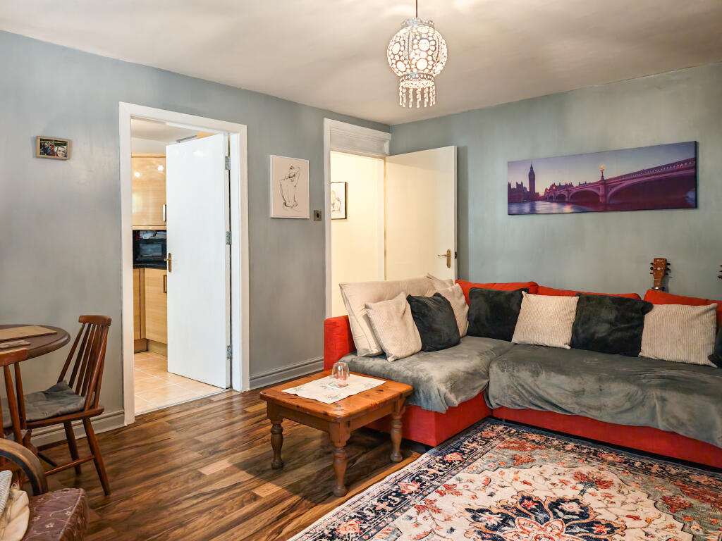 Apartment in Tameside, Greater Manchester - More
