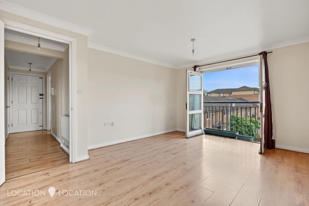 Buxhall Crescent, London, E9 photo 3