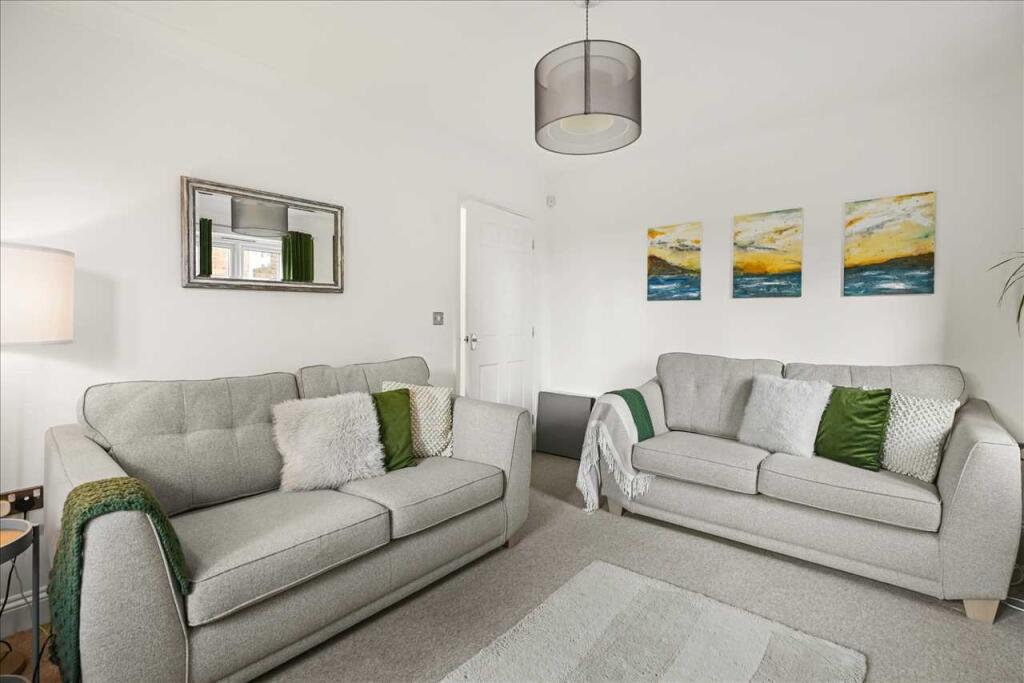 House in Milton Keynes, Shenley Brook End - More