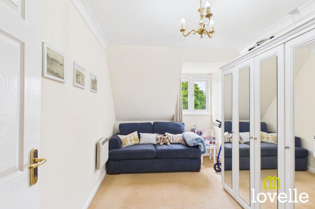 Apartment in Hull - View 4