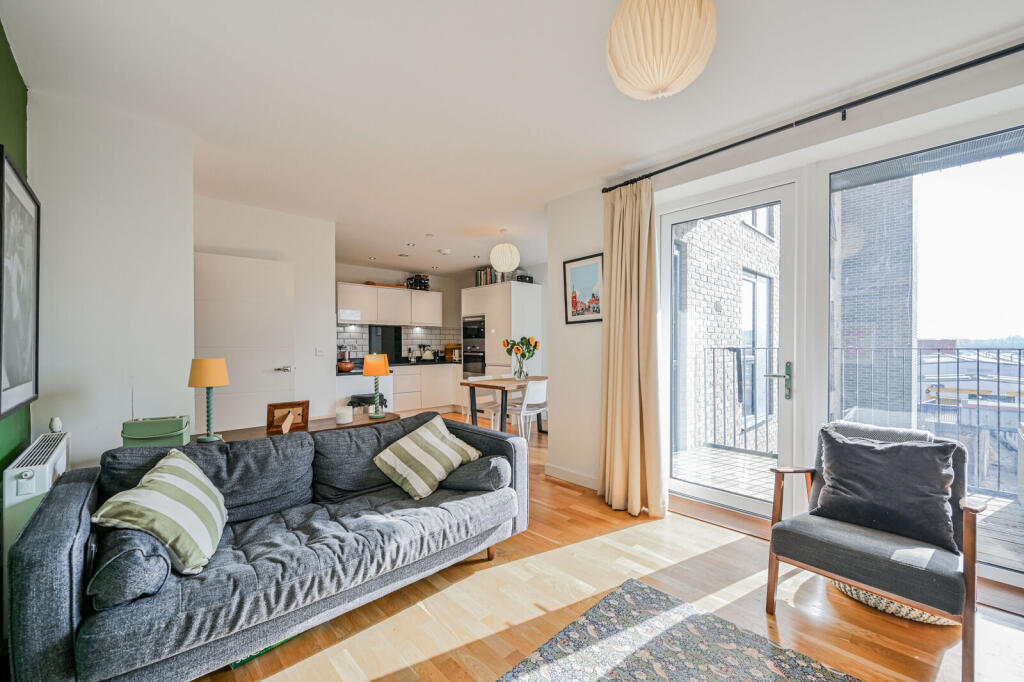 Apartment in London - View 5