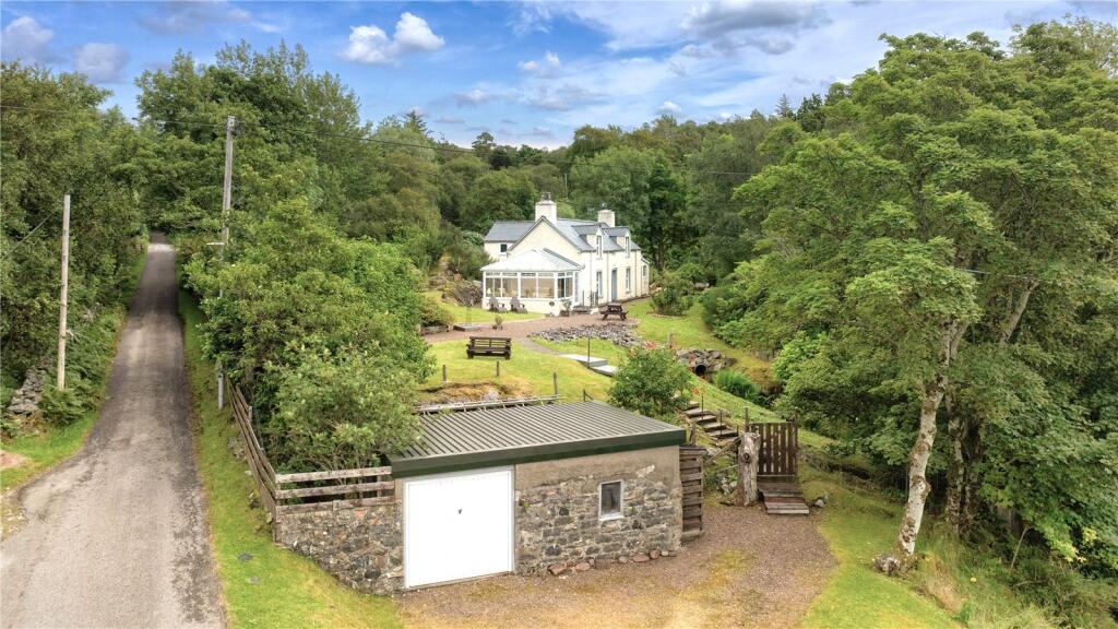2 Canisp Road, Lochinver, Lairg, Highland, IV27 photo 3
