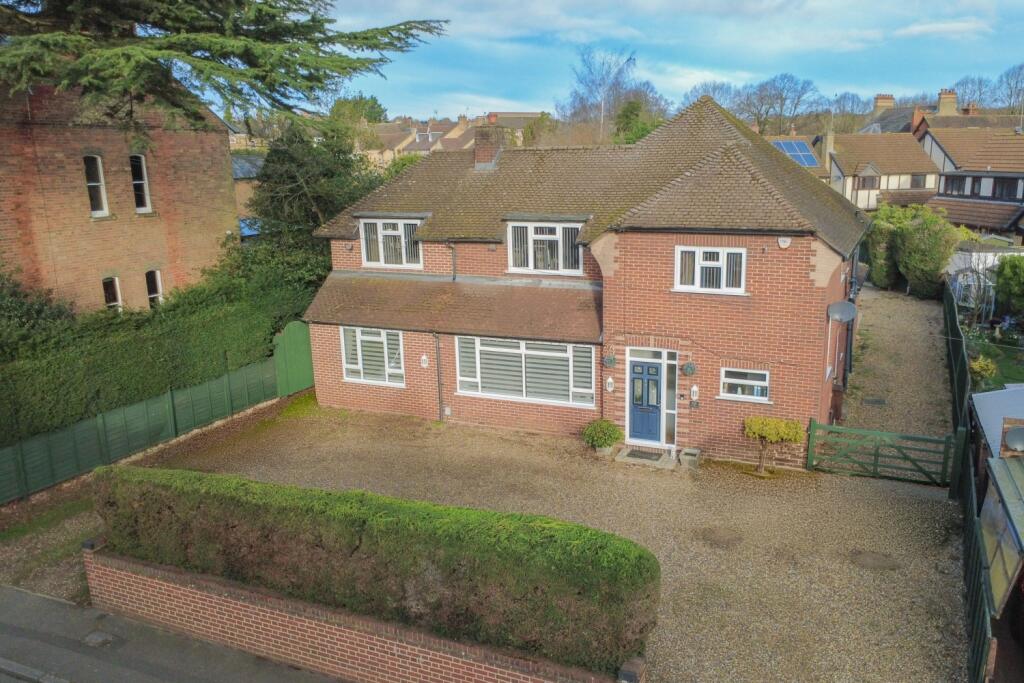 Main image of property: Wing Road, Linslade, Leighton Buzzard, LU7