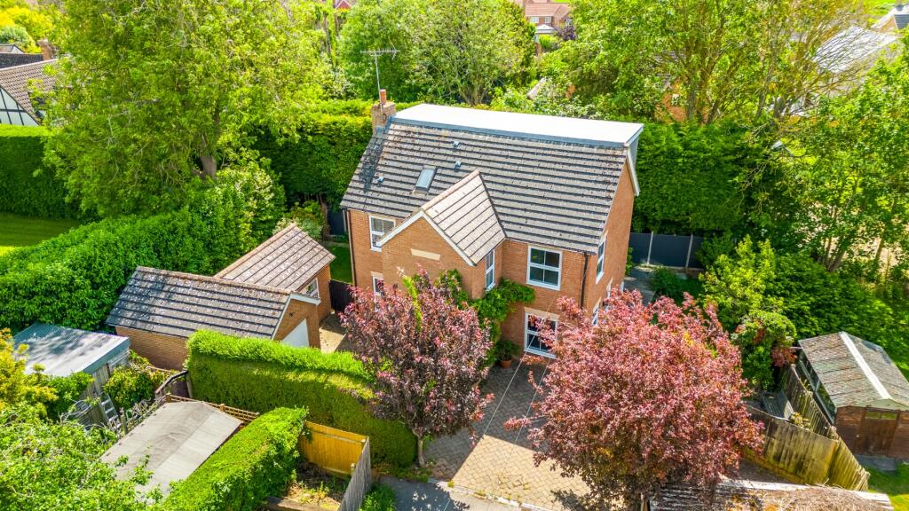 Main image of property: The Hollow, Station Road, Lower Stondon