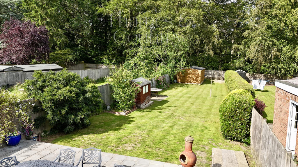House in Flackwell Heath, Chepping Wycombe - View 2