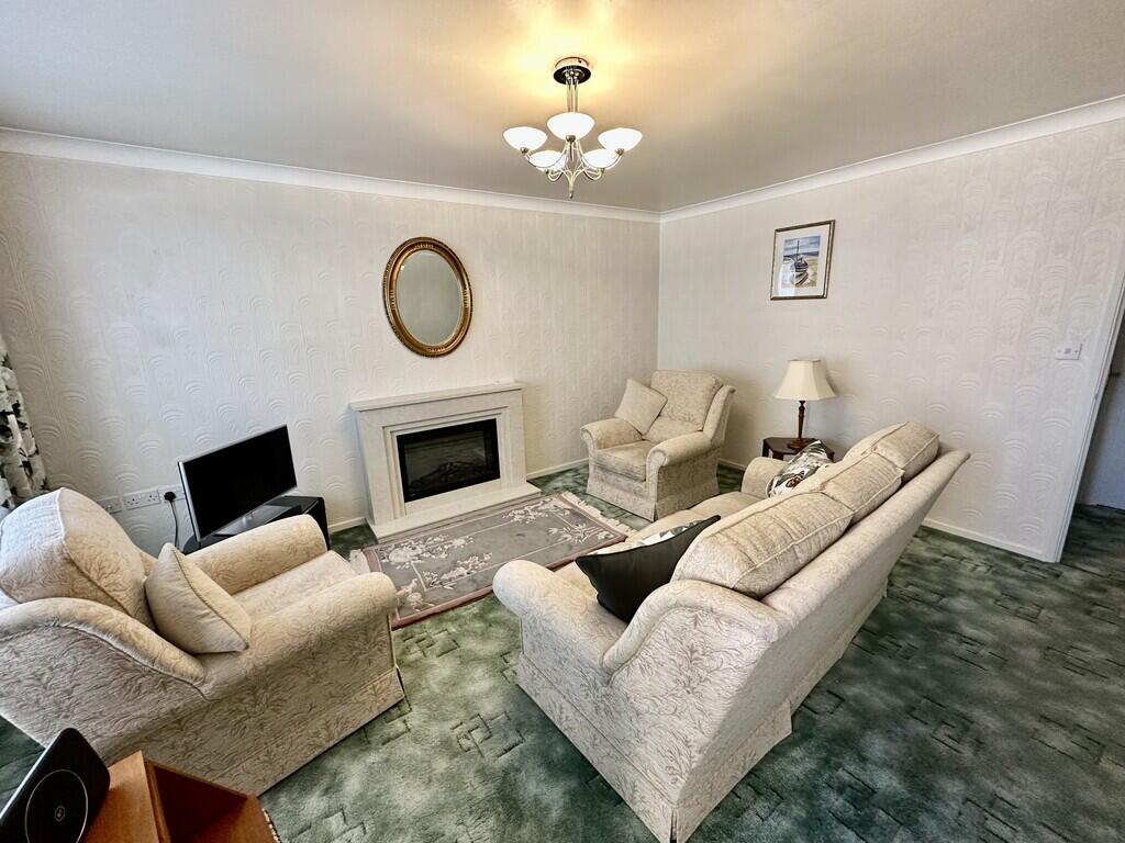 Roxby Close, Bessacarr, Doncaster photo 3