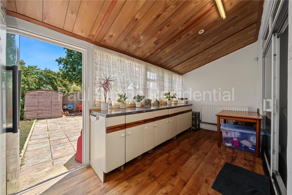 House in London - View 5